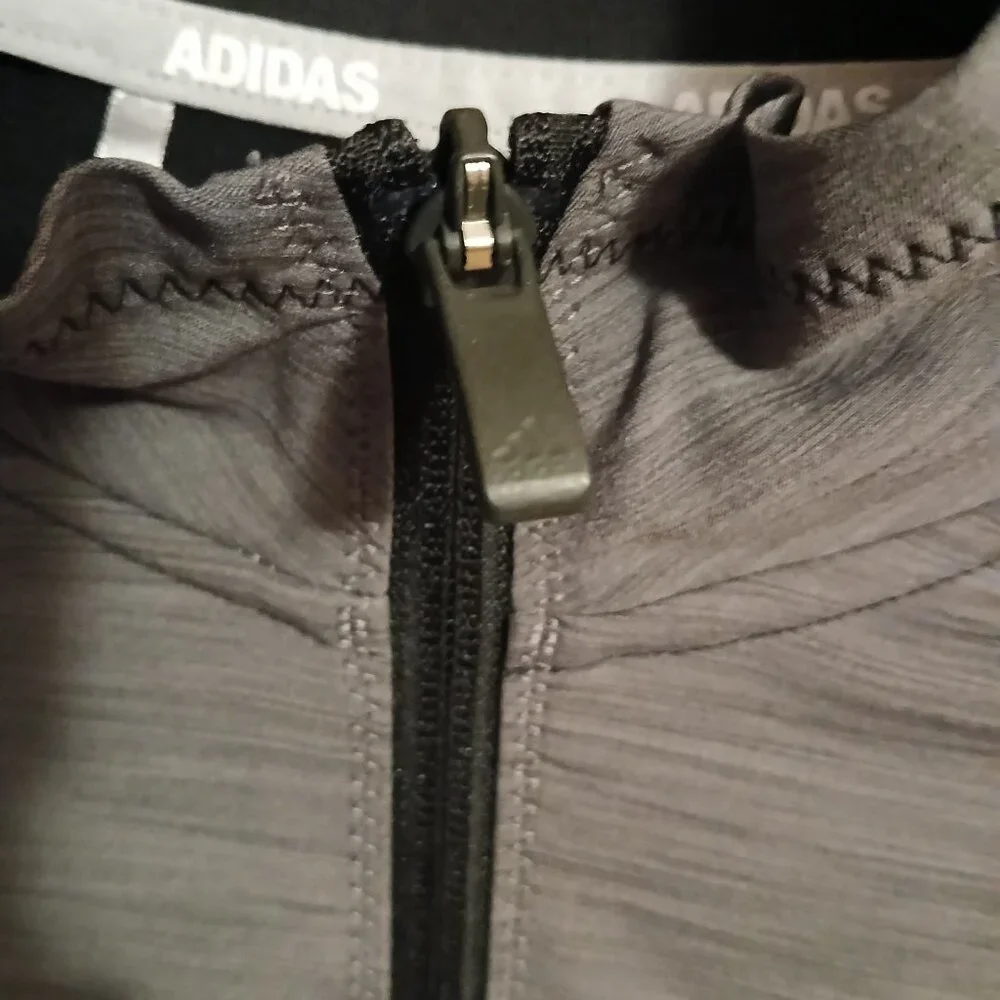 ADIDAS Vest Men Large Gray/Black Full Zip Golf Pockets Casual Outerwear EUC - Picture 2 of 9